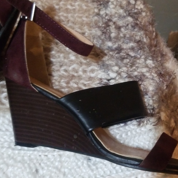 2 inch wedge open toe sandle - Picture 5 of 5